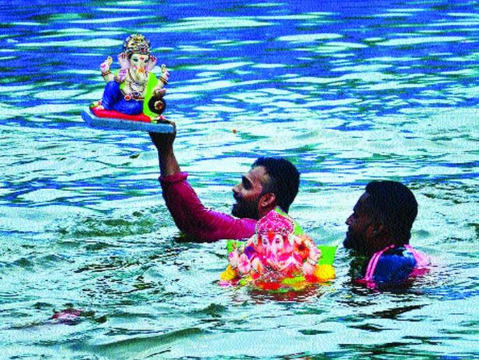 Spiritual greetings to lakhs of babies | पावणेचार लाख बाप्पांना भावपूर्ण निरोप
