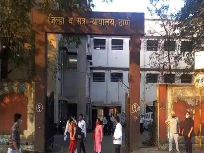 One month imprisonment 50 thousand fine for crushing under car Decision of Thane Court | कारखाली चिरडल्याप्रकरणी महिनाभर कैद, ५० हजारांचा दंड One month imprisonment 50 thousand fine for crushing under car Decision of Thane Court | कारखाली चिरडल्याप्रकरणी महिनाभर कैद, ५० हजारांचा दंड