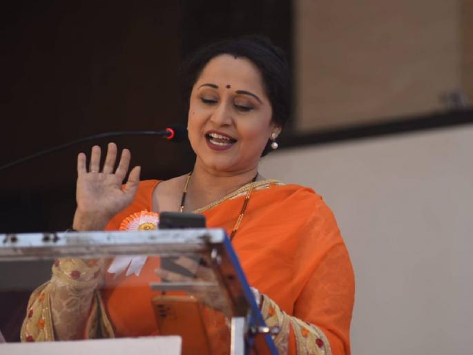 If we live for each other, we will save such happy moments - Dr. Nishigandha Ward | एकमेकांसाठी जगलो तर असे आनंदाचे क्षण आपणही साठवू - डॉ. निशिगंधा वाड If we live for each other, we will save such happy moments - Dr. Nishigandha Ward | एकमेकांसाठी जगलो तर असे आनंदाचे क्षण आपणही साठवू - डॉ. निशिगंधा वाड