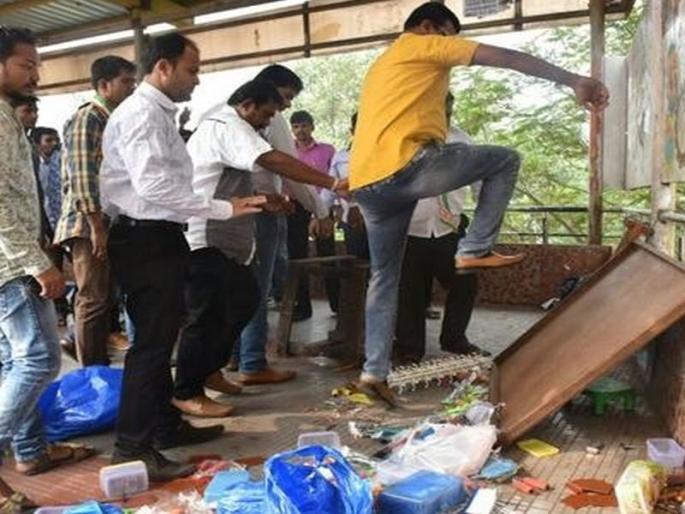 Police arrests MNS activist soon after they got bail | मनसेच्या सात जणांना जामीन मिळाल्यानंतर पुन्हा अटक, नौपाडा पोलिसांनी केली कारवाई 