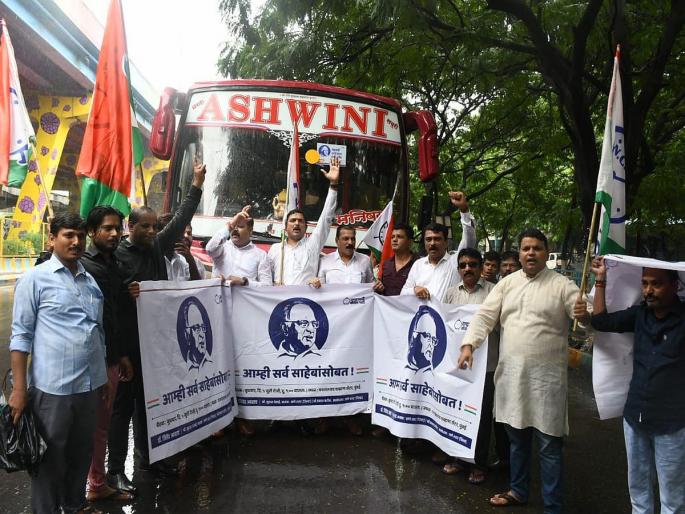 Thane: Sharad Pawar pro-activist Y.B. Off to the center | Thane: शरद पवार समर्थक कार्यकर्ते वाय.बी. सेंटरला रवाना Thane: Sharad Pawar pro-activist Y.B. Off to the center | Thane: शरद पवार समर्थक कार्यकर्ते वाय.बी. सेंटरला रवाना