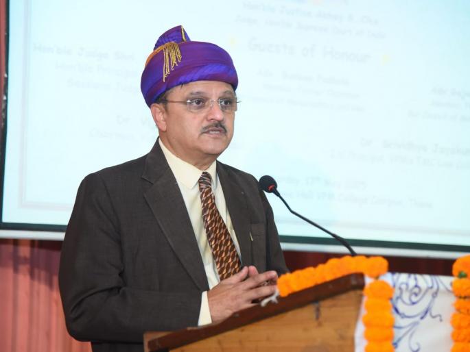 tradition changed justice abhay oak delivered judgment in as many as 11 cases on his last day of working in supreme court | परंपरा बदलली; अखेरच्या दिवशी न्या. अभय ओक यांचे तब्बल ११ खटल्यांत न्यायदान tradition changed justice abhay oak delivered judgment in as many as 11 cases on his last day of working in supreme court | परंपरा बदलली; अखेरच्या दिवशी न्या. अभय ओक यांचे तब्बल ११ खटल्यांत न्यायदान