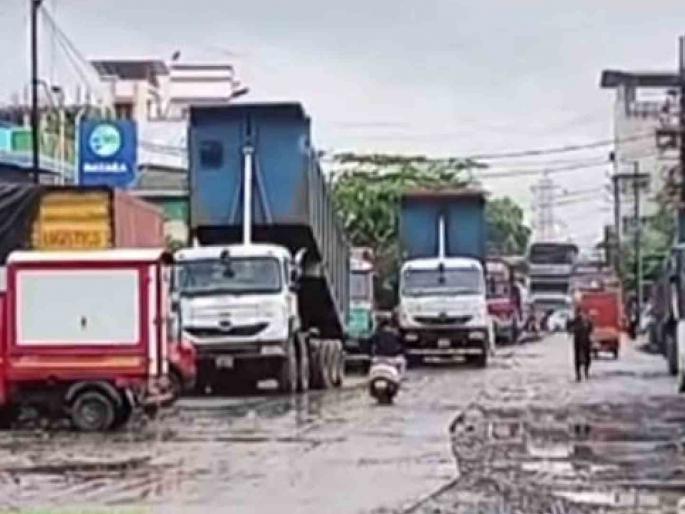 Dolphin road work in Ulhasnagar incomplete even after 2 years, accident likely | उल्हासनगरातील डॉल्फिन रस्त्याचे काम २ वर्षानंतरही अर्धवट, अपघाताची शक्यता Dolphin road work in Ulhasnagar incomplete even after 2 years, accident likely | उल्हासनगरातील डॉल्फिन रस्त्याचे काम २ वर्षानंतरही अर्धवट, अपघाताची शक्यता