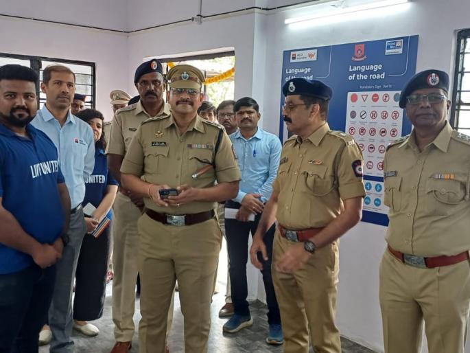 rto unique approach to prevent two wheeler accidents | दुचाकी अपघात रोखण्यासाठी आरटीओची अनोखी शक्कल rto unique approach to prevent two wheeler accidents | दुचाकी अपघात रोखण्यासाठी आरटीओची अनोखी शक्कल