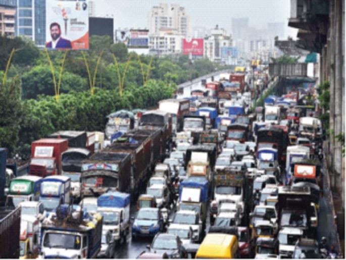 Thane Traffic congestion has not erupted huge traffic jam at thane nashik highway | ठाणे : वाहतूककोंडी फुटेना, अडथळ्यांचा फेरा सुटेना Thane Traffic congestion has not erupted huge traffic jam at thane nashik highway | ठाणे : वाहतूककोंडी फुटेना, अडथळ्यांचा फेरा सुटेना