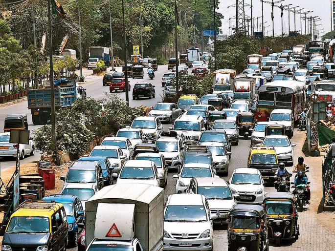 Thane has 5 lakh vehicles; An increase of 5 percent every year | ठाणेकरांकडे २१ लाख वाहने; दरवर्षी १० टक्के वाढ