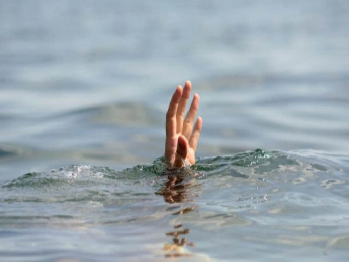 Child dies after drowning in Ambeghosale lake | आंबेघोसाळे तलावात बुडाल्याने मुलाचा मृत्यू Child dies after drowning in Ambeghosale lake | आंबेघोसाळे तलावात बुडाल्याने मुलाचा मृत्यू