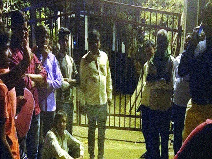 The question of the cemetery in the future smart city is also serious | भावी स्मार्ट सिटीमध्ये स्मशानभूमीचा प्रश्नही गंभीर The question of the cemetery in the future smart city is also serious | भावी स्मार्ट सिटीमध्ये स्मशानभूमीचा प्रश्नही गंभीर