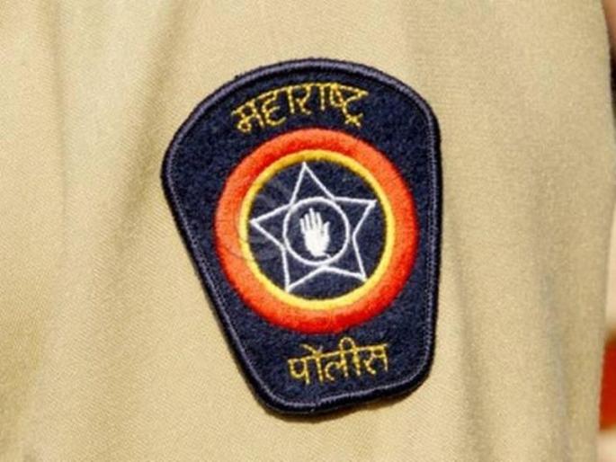 10 lakhs of rupees for the abducted policeman | खंडणीखोर पोलिसाला बेड्या, व्यापाऱ्याचे अपहरण करून 10 लाखांची मागणी 10 lakhs of rupees for the abducted policeman | खंडणीखोर पोलिसाला बेड्या, व्यापाऱ्याचे अपहरण करून 10 लाखांची मागणी