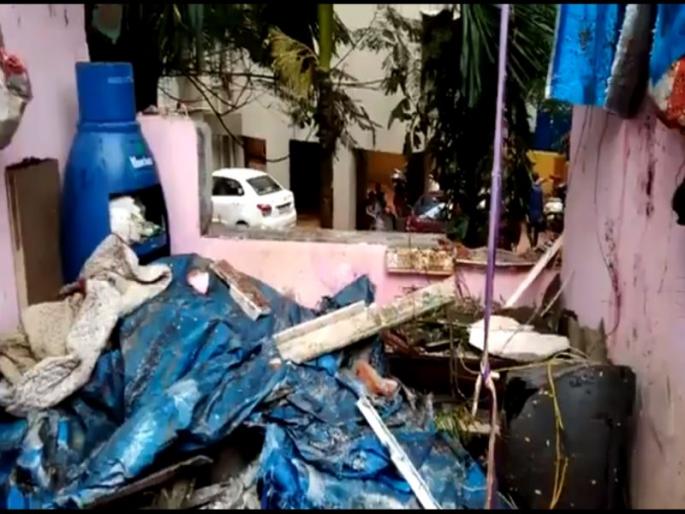 Two Injured In Gas Cylinder Blast In Thane And One Of The Injured Is Serious | ठाण्यातील गॅस सिलेंडरच्या स्फोटात दोन जण जखमी Two Injured In Gas Cylinder Blast In Thane And One Of The Injured Is Serious | ठाण्यातील गॅस सिलेंडरच्या स्फोटात दोन जण जखमी