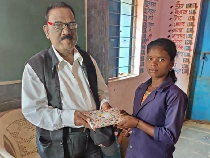 tejomay Diwali of Zep Pratishthan in Adivasi Pada An appeal to donate a book | आदिवासीपाड्यात झेप प्रतिष्ठानची ‘तेजोमय’ दिवाळी; पुस्तक दान करण्याचे आवाहन tejomay Diwali of Zep Pratishthan in Adivasi Pada An appeal to donate a book | आदिवासीपाड्यात झेप प्रतिष्ठानची ‘तेजोमय’ दिवाळी; पुस्तक दान करण्याचे आवाहन