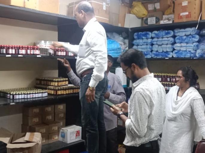 Sanitation of village health centers in Thane district without spending funds | निधी खर्च न करता ठाणे जिल्ह्यातील गांवपाड्यांच्या आरोग्य केंद्रांची साफसफाई-स्वच्छता Sanitation of village health centers in Thane district without spending funds | निधी खर्च न करता ठाणे जिल्ह्यातील गांवपाड्यांच्या आरोग्य केंद्रांची साफसफाई-स्वच्छता