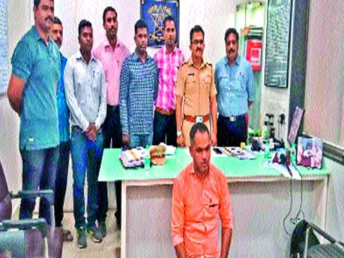 one arrested | नोकरीच्या थापा मारणारा तोतया पोलीस जेरबंद one arrested | नोकरीच्या थापा मारणारा तोतया पोलीस जेरबंद