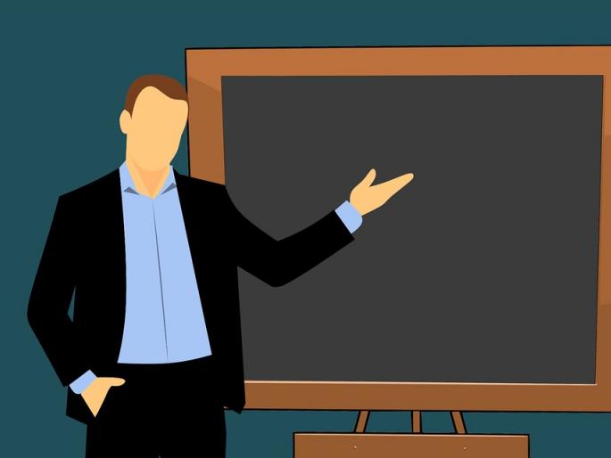 The headmaster is also responsible for the wrong information | चुकीच्या माहितीसाठी शिक्षकासह मुख्याध्यापकही जबाबदार The headmaster is also responsible for the wrong information | चुकीच्या माहितीसाठी शिक्षकासह मुख्याध्यापकही जबाबदार