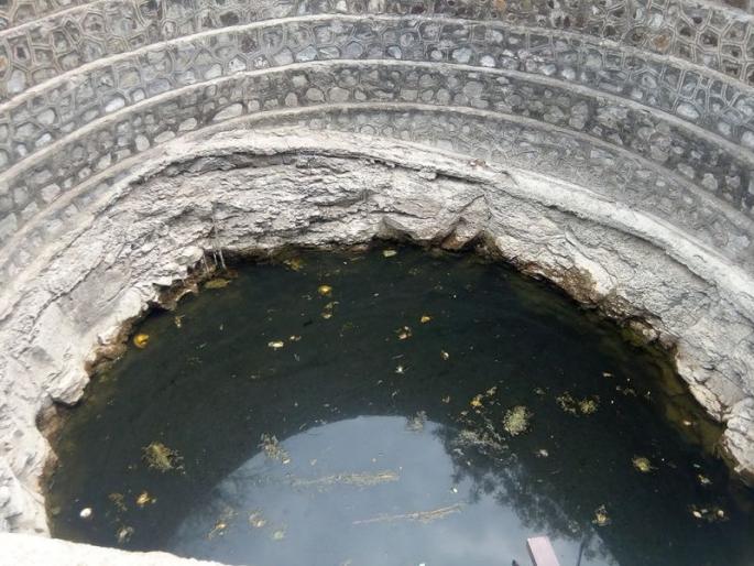 The identity of the true well | वाकडी प्रकरण : बाराव्या दिवशी पटली खऱ्या विहिरीची ओळख The identity of the true well | वाकडी प्रकरण : बाराव्या दिवशी पटली खऱ्या विहिरीची ओळख