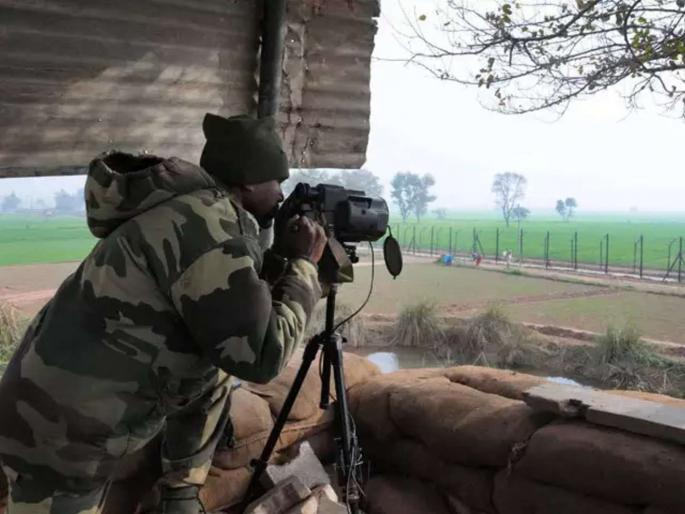 Pakistani intruder enters Indian territory and hits farmer; Trying to take the boundary | भारतीय हद्दीत घुसून पाकिस्तानी घुसखोराची शेतकऱ्याला मारहाण; सीमेपलिकडे नेण्याचा प्रयत्न Pakistani intruder enters Indian territory and hits farmer; Trying to take the boundary | भारतीय हद्दीत घुसून पाकिस्तानी घुसखोराची शेतकऱ्याला मारहाण; सीमेपलिकडे नेण्याचा प्रयत्न