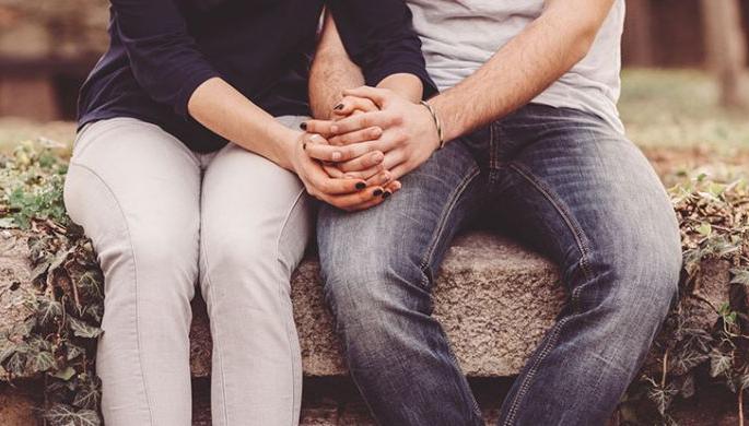 The lover who made obscene activity was slapped | अश्लील चाळे करणाऱ्या प्रेमीयुगुलास दिला चाेप