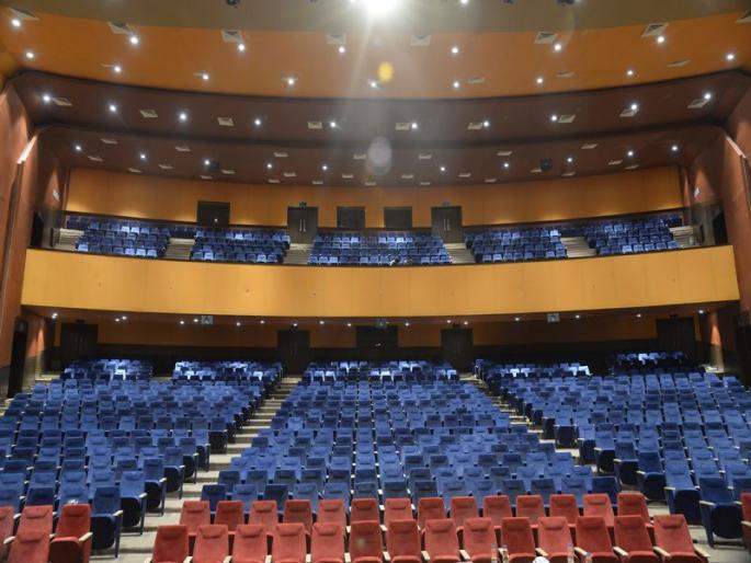 The program will be organized for the screening of new theaters | बंदीस्त नाट्यगृहाच्या चाचणीसाठी कार्यक्रम आयोजित करणार The program will be organized for the screening of new theaters | बंदीस्त नाट्यगृहाच्या चाचणीसाठी कार्यक्रम आयोजित करणार