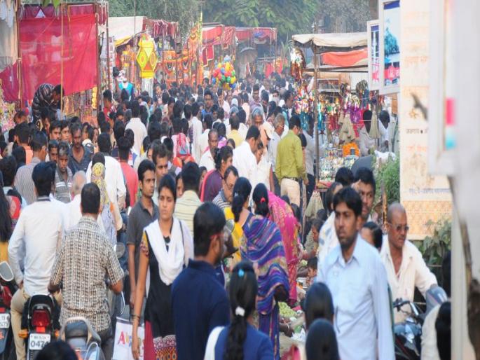 The purchase of Diwali 160 crores | जळगावात यंदा दिवाळी खरेदी 160 कोटीवर, सुवर्ण बाजाराला 100कोटीची झळाळी The purchase of Diwali 160 crores | जळगावात यंदा दिवाळी खरेदी 160 कोटीवर, सुवर्ण बाजाराला 100कोटीची झळाळी