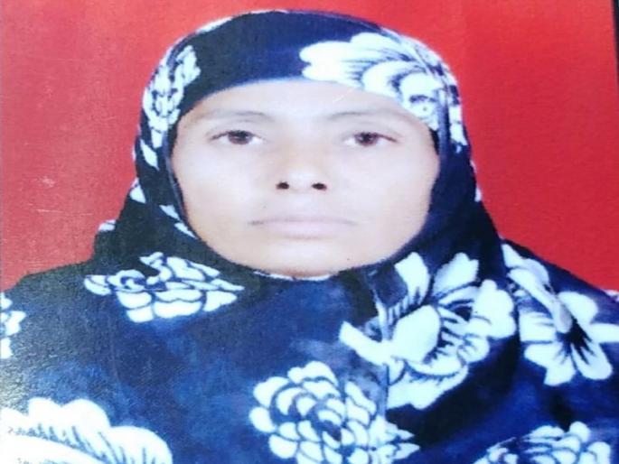 The woman rushed into the flood water | जामनेर तालुक्यात पाण्यात बुडून दोघांचा मृत्यू The woman rushed into the flood water | जामनेर तालुक्यात पाण्यात बुडून दोघांचा मृत्यू