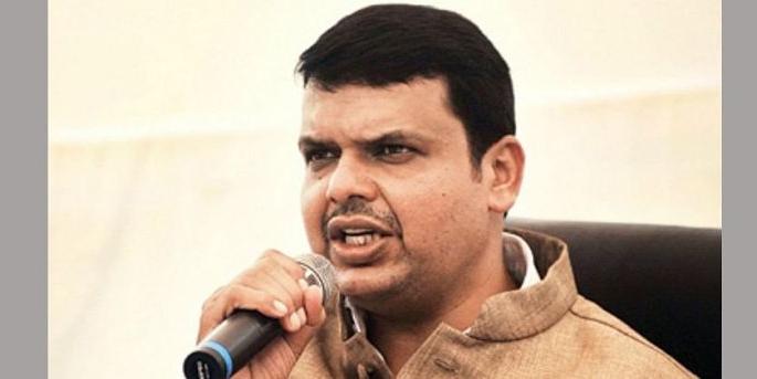 The state government does not give even rock to the farmers | राज्य सरकारकडून शेतकऱ्यांना खडकूही नाही; वणीतील सभेत आघाडी सरकारवर टीकास्त्र The state government does not give even rock to the farmers | राज्य सरकारकडून शेतकऱ्यांना खडकूही नाही; वणीतील सभेत आघाडी सरकारवर टीकास्त्र