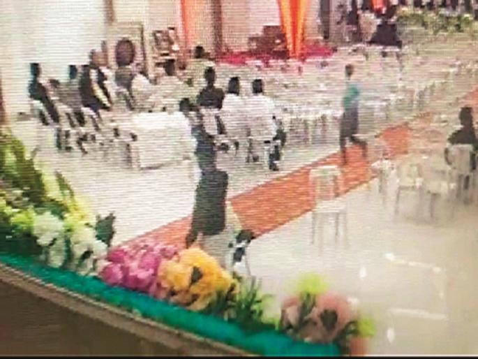 used to be a guest at the HiFi wedding, took the opportunity to steal jewelery worth Rs 36 lakh | हायफाय लग्नात पाहुणे म्हणून वावर, संधी साधत ३६ लाखांचे दागिने घेऊन फरार