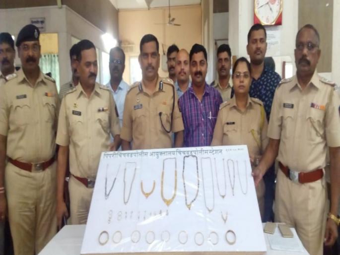 Two brothers arrested with friend for theft in Chinchwad | चिंचवड येथे घरफोडीप्रकरणी मित्रासह दोन भावांना अटक Two brothers arrested with friend for theft in Chinchwad | चिंचवड येथे घरफोडीप्रकरणी मित्रासह दोन भावांना अटक