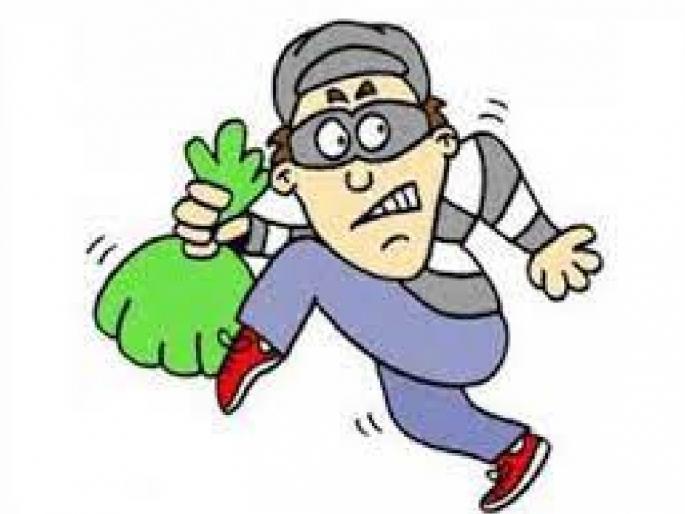 3 lakh worth of jewelery was stolen during the wedding ceremony in Satara | मंडळी लग्नसोहळ्यात दंग, चोरट्यांने मारला दागिन्यांवर डल्ला; साताऱ्यातील घटना 3 lakh worth of jewelery was stolen during the wedding ceremony in Satara | मंडळी लग्नसोहळ्यात दंग, चोरट्यांने मारला दागिन्यांवर डल्ला; साताऱ्यातील घटना