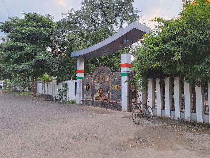 theft in the Khamgaon Municipal Corporation complex has come under suspicion | खामगाव नगर पालिका संकुलातील चोरी संशयाच्या भोवऱ्यात! पाणी पुरवठा विभागाचे १४ लाखांचे साहित्य लंपास theft in the Khamgaon Municipal Corporation complex has come under suspicion | खामगाव नगर पालिका संकुलातील चोरी संशयाच्या भोवऱ्यात! पाणी पुरवठा विभागाचे १४ लाखांचे साहित्य लंपास