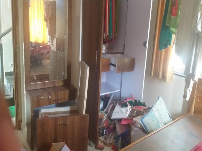 Incidents of theft in Saliste, Shidwane, Talere in Kankavali taluka | कणकवलीत चोरट्यांचा धुमाकूळ, सुमारे साडेपाच लाखांचा ऐवज केला लंपास Incidents of theft in Saliste, Shidwane, Talere in Kankavali taluka | कणकवलीत चोरट्यांचा धुमाकूळ, सुमारे साडेपाच लाखांचा ऐवज केला लंपास