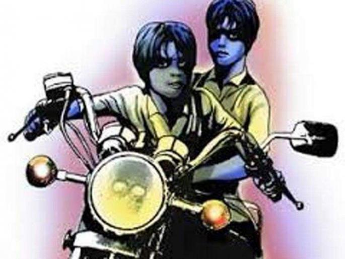 Criminals on bikes stole jewelery worth Rs 9 lakh from jewelers all day long | बाईकस्वार गुन्हेगारांनी भरदिवसा ज्वेलर्सचे ९ लाखांचे दागिने चोरले Criminals on bikes stole jewelery worth Rs 9 lakh from jewelers all day long | बाईकस्वार गुन्हेगारांनी भरदिवसा ज्वेलर्सचे ९ लाखांचे दागिने चोरले