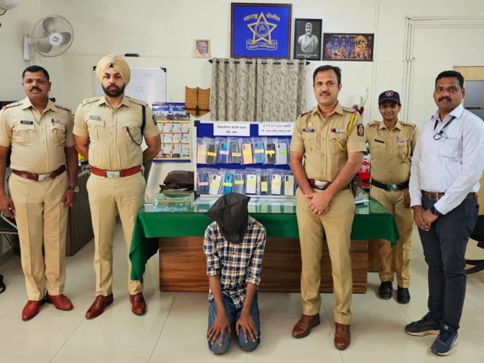 A well-educated thief who sells stolen mobile phones to shopkeepers smiles | Pune Crime: चोरीचे मोबाईल दुकानदारांना विकणाऱ्या उच्चशिक्षित चोराच्या मुसक्या आवळल्या A well-educated thief who sells stolen mobile phones to shopkeepers smiles | Pune Crime: चोरीचे मोबाईल दुकानदारांना विकणाऱ्या उच्चशिक्षित चोराच्या मुसक्या आवळल्या