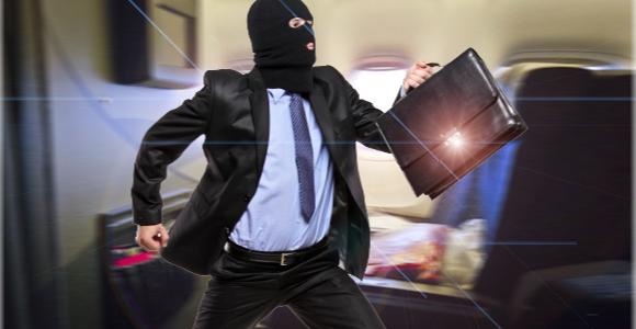 Steal the sticks, thump the pants evenly | चोरट्याने रोकड तर लांबविलीच, पॅन्टही नेली चोरून Steal the sticks, thump the pants evenly | चोरट्याने रोकड तर लांबविलीच, पॅन्टही नेली चोरून