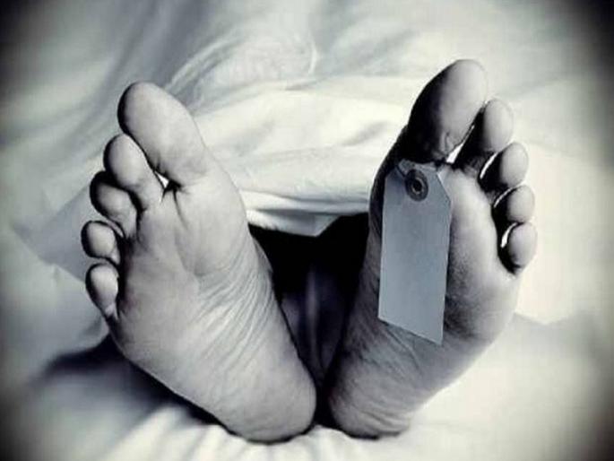 dead body was found in a four wheeler at thergaon | थेरगावमध्ये चारचाकी वाहनात आढळला मृतदेह dead body was found in a four wheeler at thergaon | थेरगावमध्ये चारचाकी वाहनात आढळला मृतदेह
