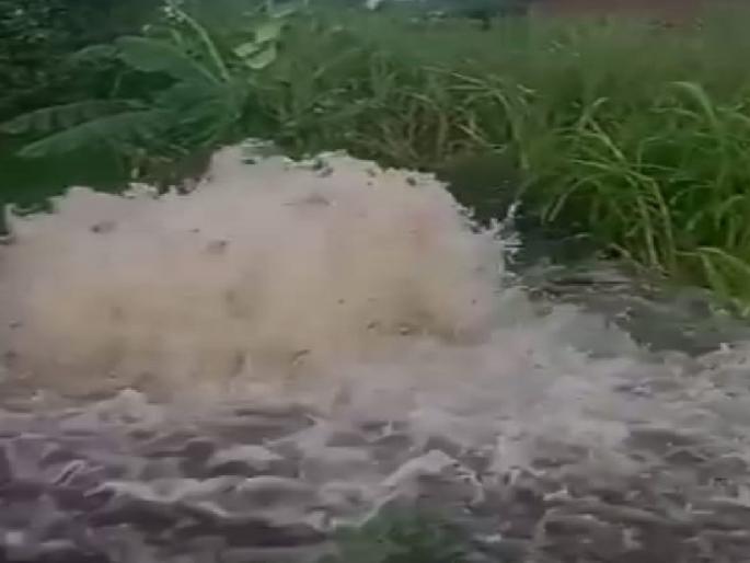 Leakage while testing the Kalammawadi direct pipeline, a valve broke near the Arjunwada branch | Kolhapur: थेट पाइपलाइनची चाचणी करताना गळती, अर्जुनवाडा फाट्याजवळ व्हॉल्व्ह तुटला Leakage while testing the Kalammawadi direct pipeline, a valve broke near the Arjunwada branch | Kolhapur: थेट पाइपलाइनची चाचणी करताना गळती, अर्जुनवाडा फाट्याजवळ व्हॉल्व्ह तुटला