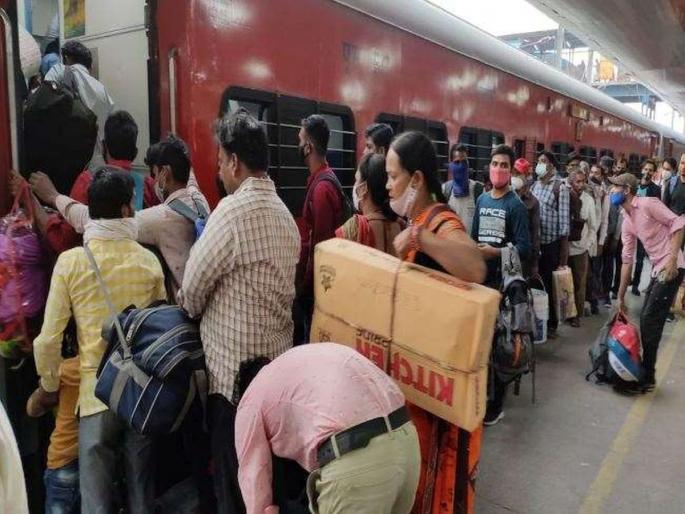 Now get the general ticket for train journey from home | आता घरुनच काढा रेल्वे प्रवासाचे जनरल तिकीट, रांगेपासून होणार सुटका; रेल्वेनं सुरू केली खास सुविधा