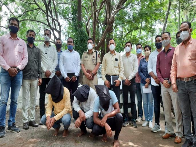 Police were arrested to thief in the 72 hours who theft ST passengers 1.5 crore | पोलीस असल्याचं भासवून एसटी प्रवाशांचे सव्वा कोटी रुपये लुटणाऱ्यांना पोलिसांनी ७२ तासांमध्ये ठोकल्या बेड्या 