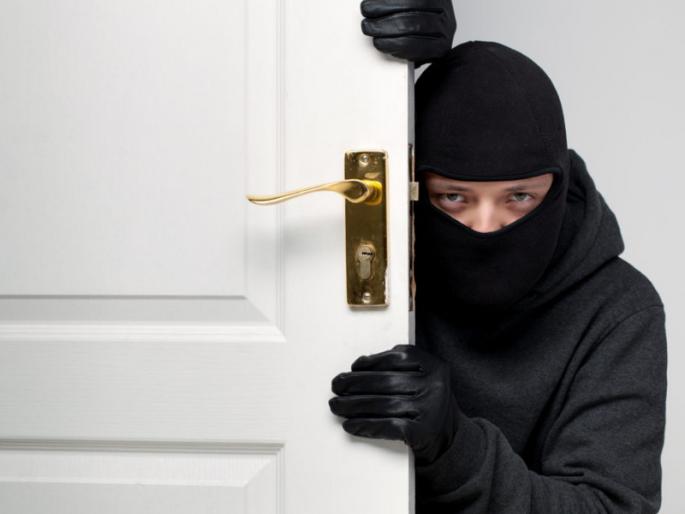 85 year old woman murdered and jewelery stolen Incident in Pimpri | ८५ वर्षीय वृद्ध महिलेचा खून करून दागिन्यांची चोरी; पिंपरीतील घटना 85 year old woman murdered and jewelery stolen Incident in Pimpri | ८५ वर्षीय वृद्ध महिलेचा खून करून दागिन्यांची चोरी; पिंपरीतील घटना