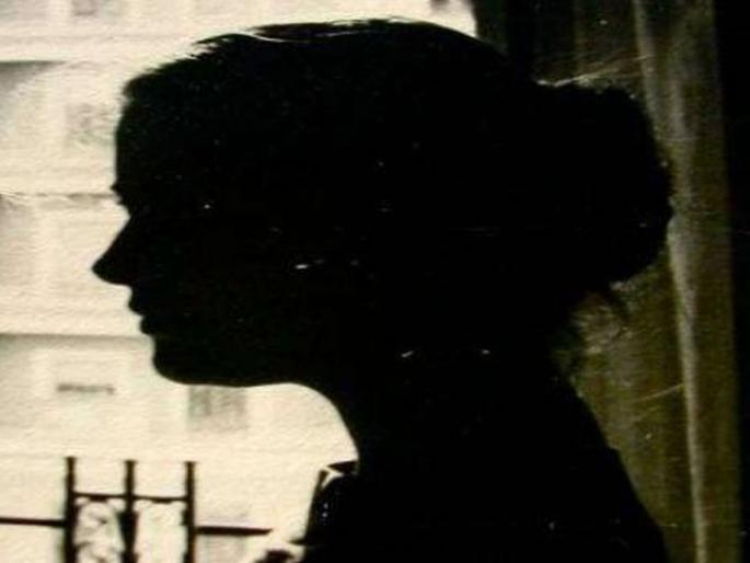 Meerut girl became thief for spending money on boyfriend blown up to 2 lakhs from safe | बोंबला! बॉयफ्रेन्डवर पैसे उडवण्यासाठी तरूणी झाली चोर, सेफमधून दोन लाख लंपास! Meerut girl became thief for spending money on boyfriend blown up to 2 lakhs from safe | बोंबला! बॉयफ्रेन्डवर पैसे उडवण्यासाठी तरूणी झाली चोर, सेफमधून दोन लाख लंपास!