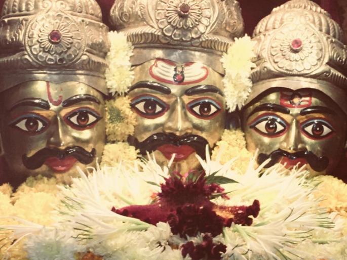 Theft of silver from the temple of Datta in Pandharpur stolen | पंढरपुरातील दत्त मंदिरातून चांदीचे मुकूट चोरी Theft of silver from the temple of Datta in Pandharpur stolen | पंढरपुरातील दत्त मंदिरातून चांदीचे मुकूट चोरी