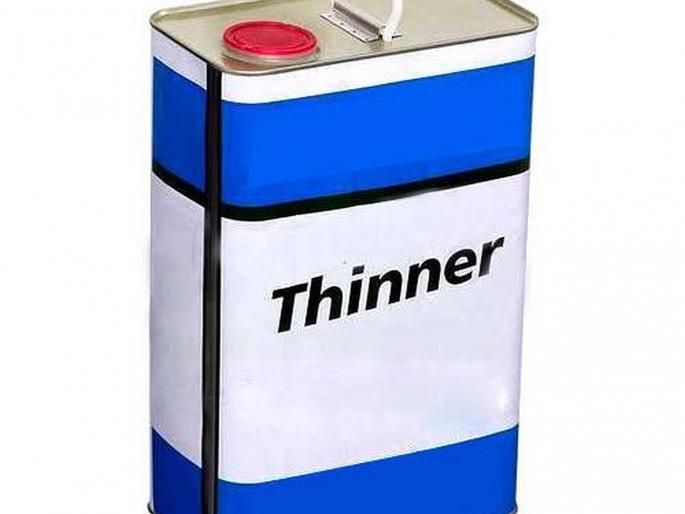 Three year old girl dies after drinking 'thinner' | ‘थीनर’ प्यायल्याने तीन वर्षीय चिमुकलीचा मृत्यू Three year old girl dies after drinking 'thinner' | ‘थीनर’ प्यायल्याने तीन वर्षीय चिमुकलीचा मृत्यू