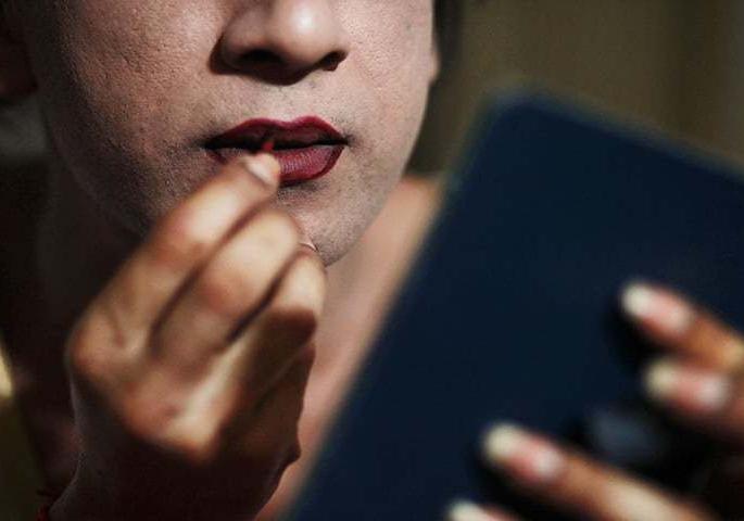 No backdown; Kinnar Mahamandal's warning |  परत लॉकडाऊन नको; किन्नर महामंडळाचा इशारा