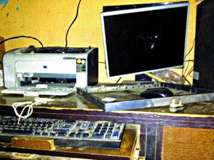 Disrupted office of MSEDCL | महावितरणच्या कार्यालयाची नासधूस Disrupted office of MSEDCL | महावितरणच्या कार्यालयाची नासधूस