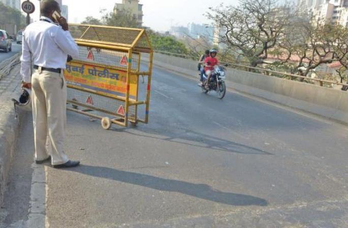 Traffic closed today for bridge construction | पूल उभारणीसाठी आज वाहतूक बंद Traffic closed today for bridge construction | पूल उभारणीसाठी आज वाहतूक बंद