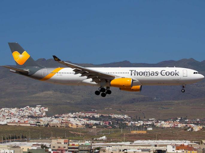 old tour company Thomas Cook collapses, 1.5 lakh Britishers stranded abroad | जगातली सर्वात जुनी हॉलिडे कंपनी 'थॉमस कुक' बंद, अनेकांच्या नोकऱ्यांवर गंडांतर old tour company Thomas Cook collapses, 1.5 lakh Britishers stranded abroad | जगातली सर्वात जुनी हॉलिडे कंपनी 'थॉमस कुक' बंद, अनेकांच्या नोकऱ्यांवर गंडांतर