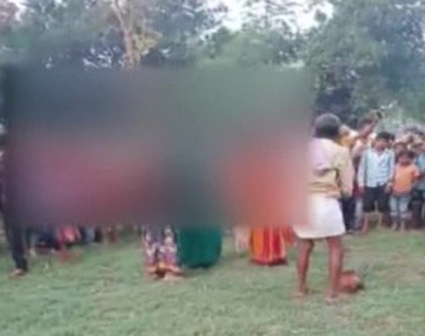 bihar villager of dakrama muzaffarpur three women being were beaten and paraded half naked rkp | संतापजनक! तीन महिलांना विवस्त्र करून मारहाण, व्हिडीओ व्हायरल