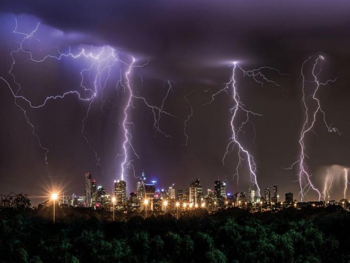 imd predicted dust storm and heavy rain in 15 states on monday | पंधरा राज्यांमध्ये वादळी वाऱ्यासह पावसाची शक्यता; हवामान खात्याचा इशारा imd predicted dust storm and heavy rain in 15 states on monday | पंधरा राज्यांमध्ये वादळी वाऱ्यासह पावसाची शक्यता; हवामान खात्याचा इशारा