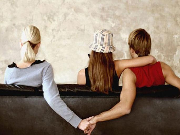 Man with thirty five girlfriends arrests by police over birthday gifts in japan viral news | एकाच वेळी ३५ गर्लफ्रेंड्ससोबत मजा करत होता रोमिओ; १ चूक अंगाशी आली अन् झाली पोलखोल Man with thirty five girlfriends arrests by police over birthday gifts in japan viral news | एकाच वेळी ३५ गर्लफ्रेंड्ससोबत मजा करत होता रोमिओ; १ चूक अंगाशी आली अन् झाली पोलखोल