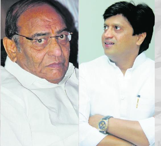 Controversy sparks in Nagpur district Congress | नागपूर जिल्हा काँग्रेसमध्येही वादाची ठिणगी Controversy sparks in Nagpur district Congress | नागपूर जिल्हा काँग्रेसमध्येही वादाची ठिणगी