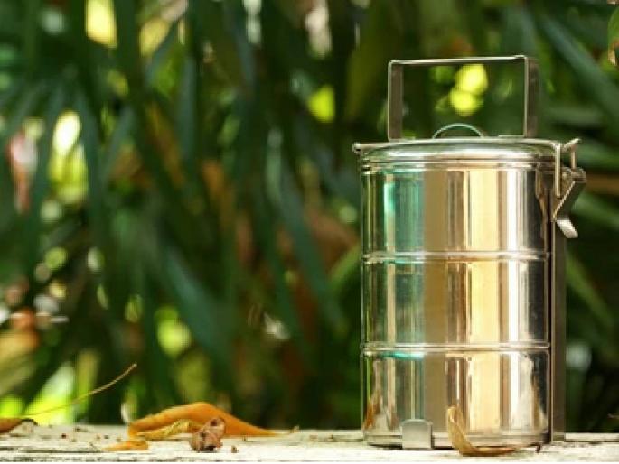 The mystery of two missing girls solved by a lunch box | जेवणाच्या डब्याने उलगडले दोन बेपत्ता मुलींचे गूढ The mystery of two missing girls solved by a lunch box | जेवणाच्या डब्याने उलगडले दोन बेपत्ता मुलींचे गूढ